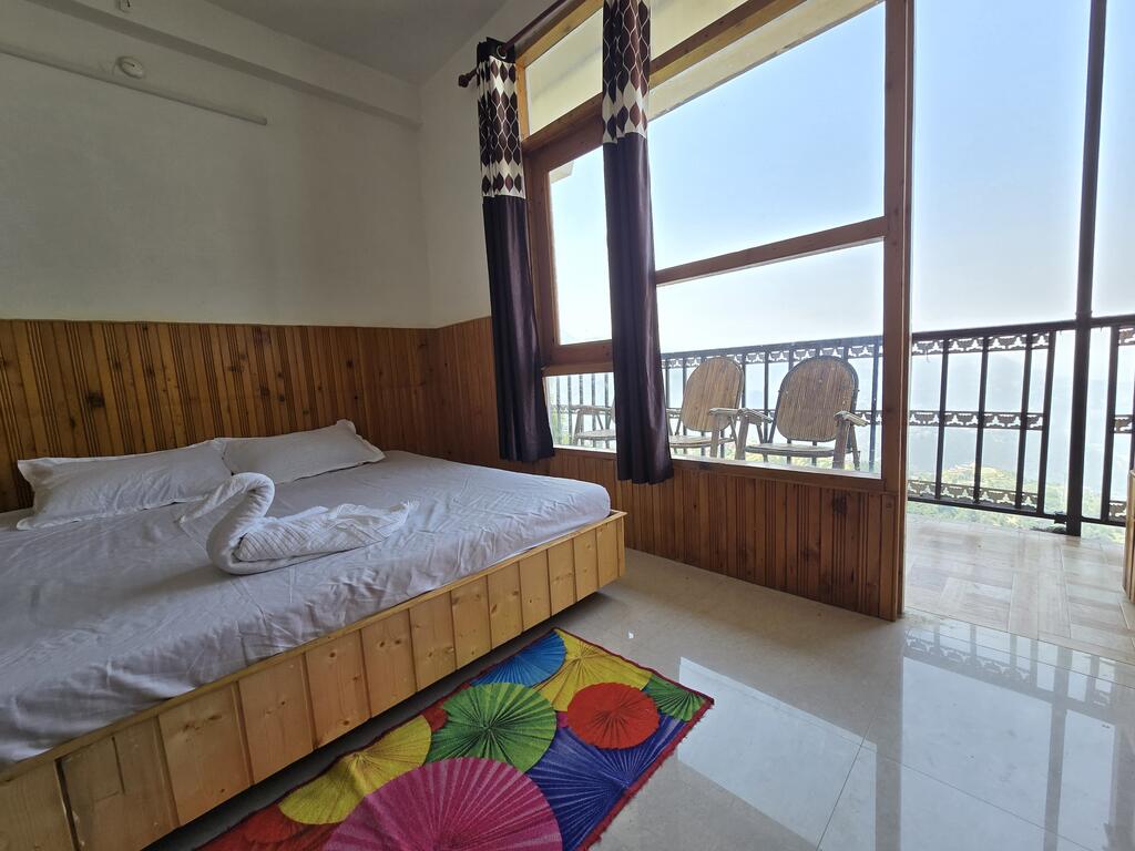 Dalhousie Hotels Wooden Room